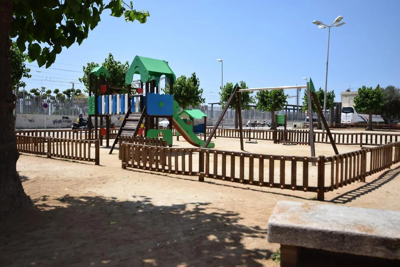 Homeholidaysrentals Lluria Pineda de Mar 0*,