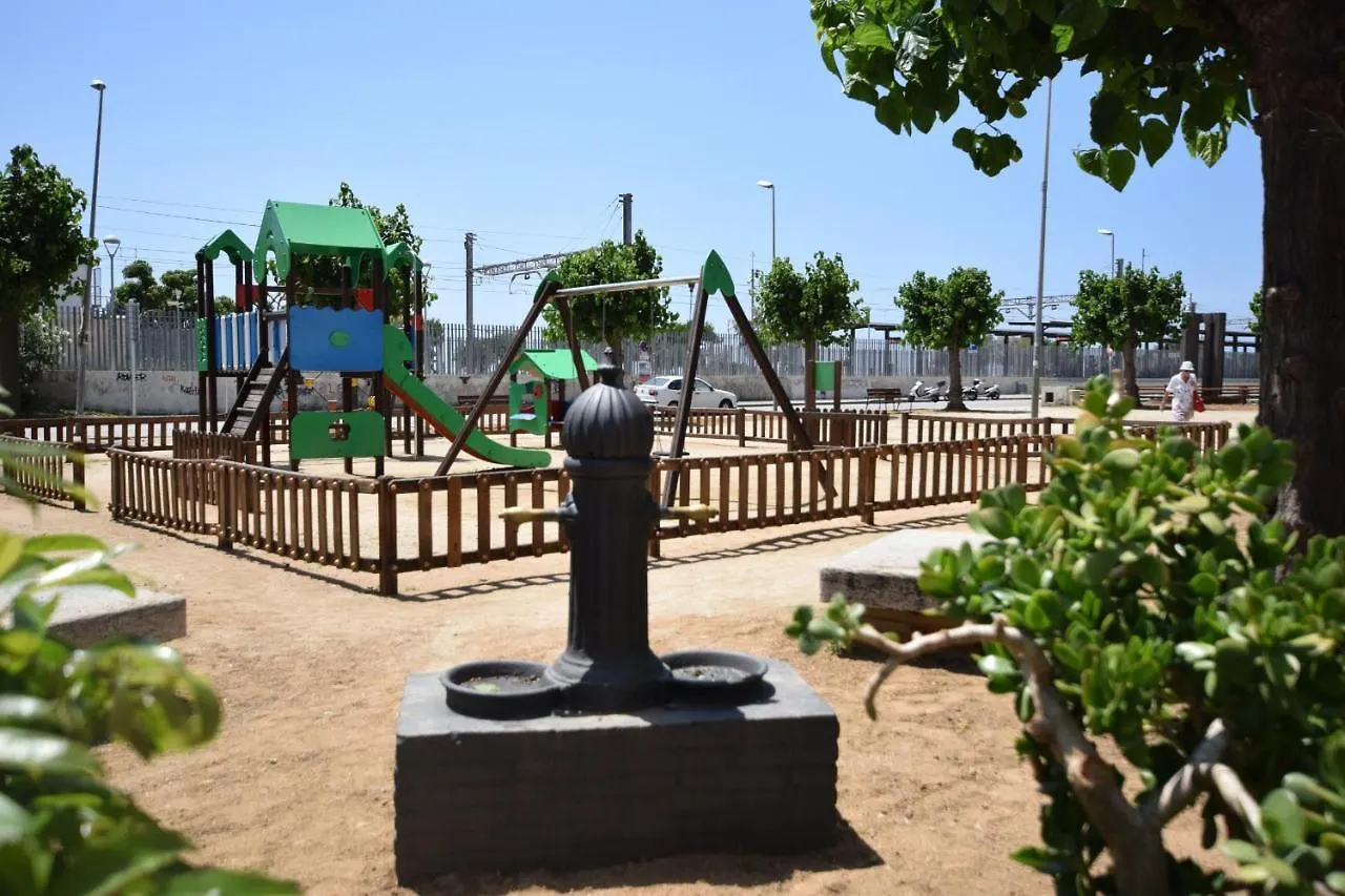 Homeholidaysrentals Lluria Pineda de Mar Apartment